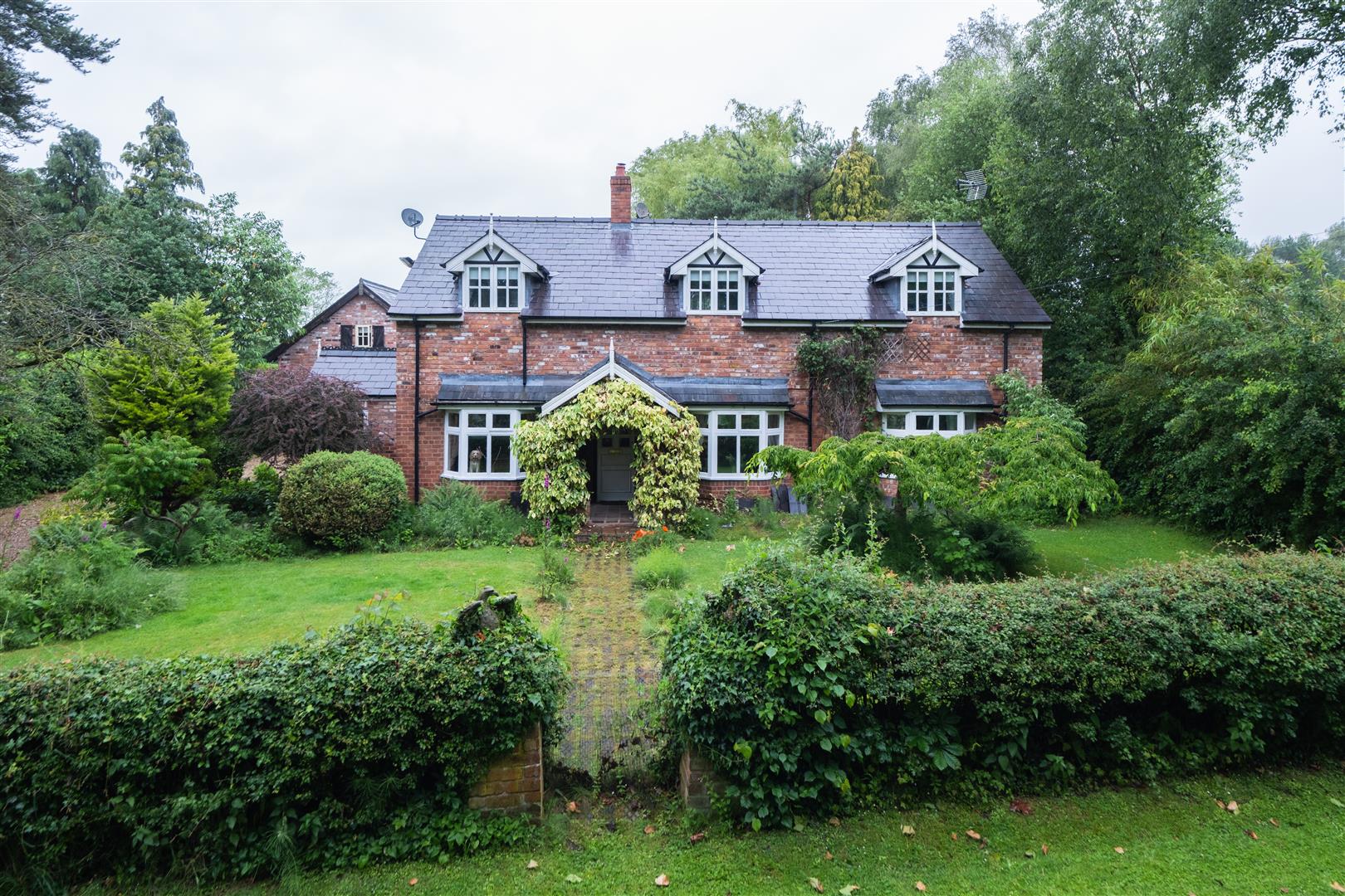 5 bedroom  Detached House for Sale in Duddon